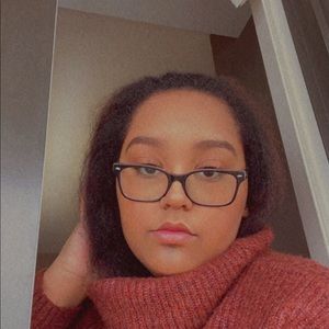 Meet your Posher, Nadia